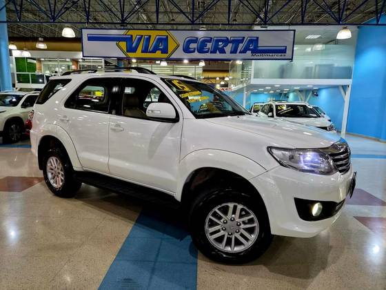 TOYOTA HILUX SW4 2.7 SR 4X2 16V FLEX 4P AUTOMÁTICO TOYOTA HILUX SW4 2.7 SR 4X2 16V FLEX 4P AUTOMÁTICO